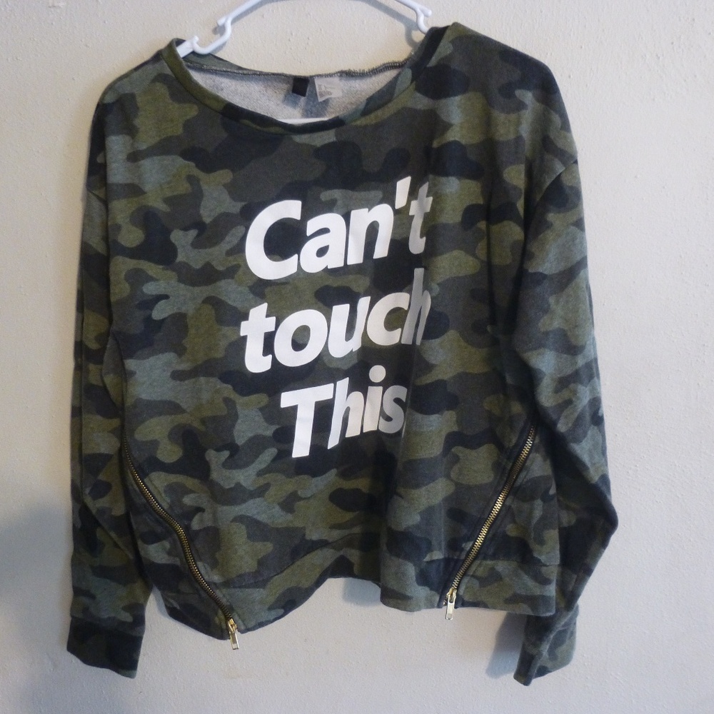 Camo Sweatshirt with zippers